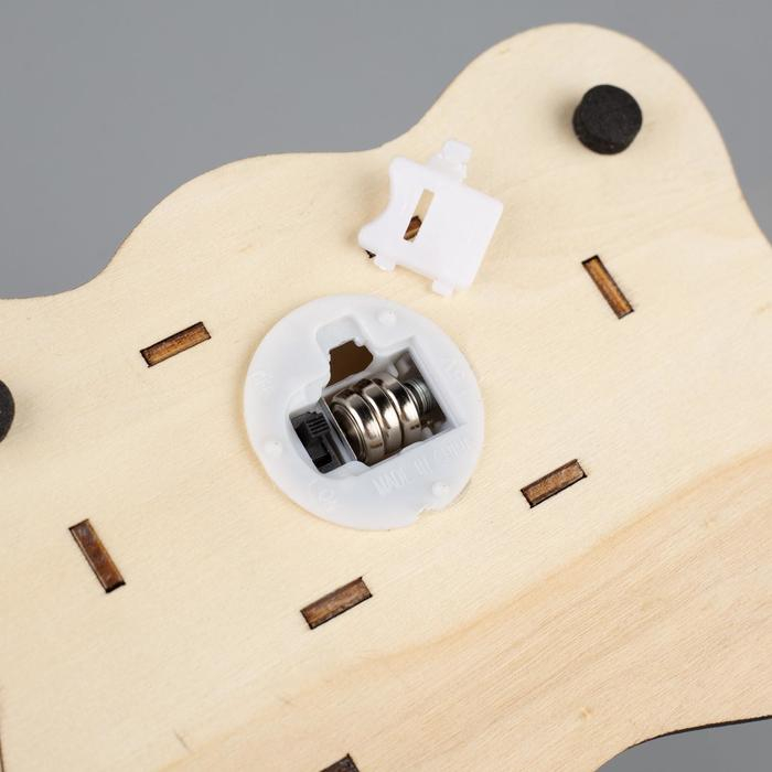 Светодиодная фигура «Дом с Дедом Морозом» 11 × 15 × 3 см, дерево, батарейки LR41х3 (в комплекте), свечение тёплое белое Светодиодная фигура «Дом с Дедом Морозом» 11 × 15 × 3 см, дерево, батарейки LR41х3 (в комплекте), свечение тёплое белое