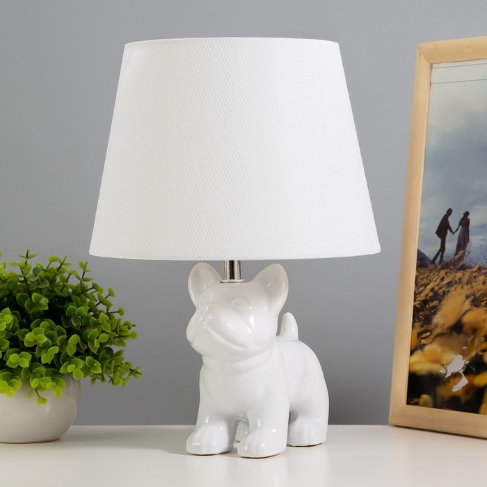 Настольная лампа Настольная лампа "Бернард" 1х40Вт Е14 провод-1,6м белый 21х21х30см