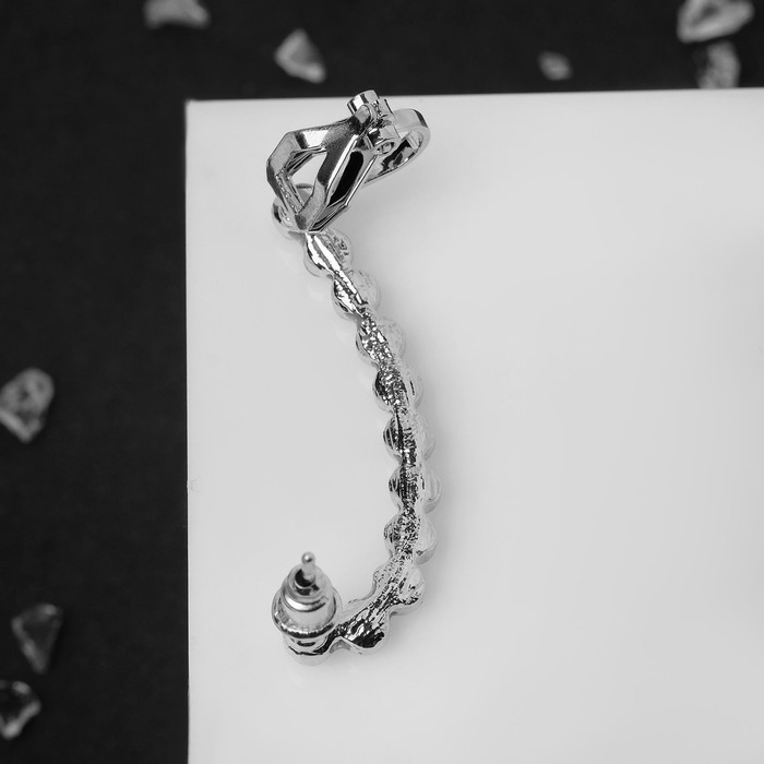 Серьга «Кафф» стразы классика, на правое ухо, цвет белый в серебре Серьга «Кафф» стразы классика, на правое ухо, цвет белый в серебре