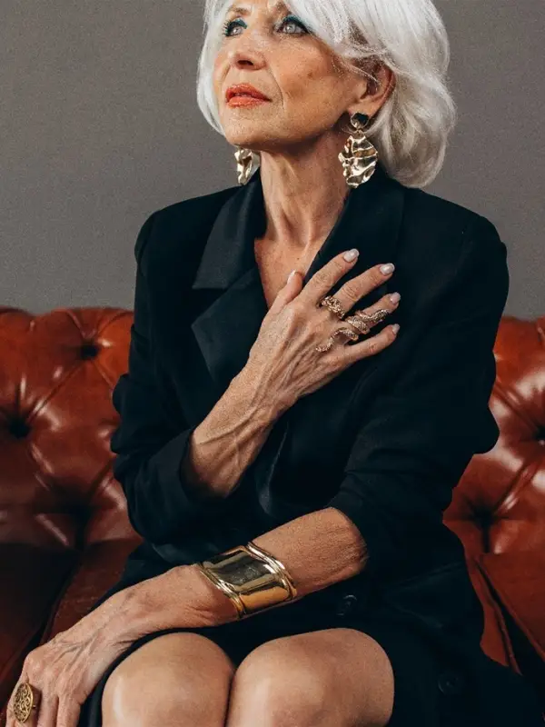 Браслет манжета &laquo;Изгиб&raquo;, d=6 см, цвет золото