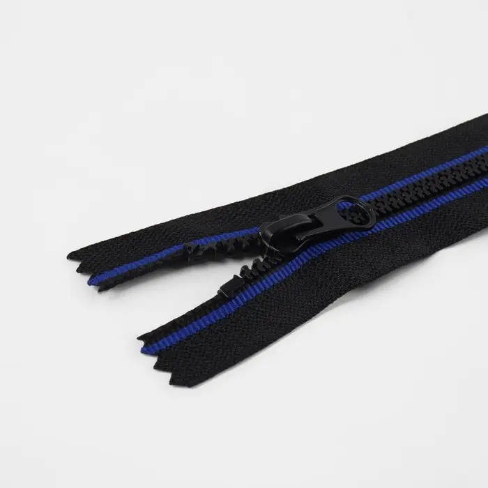 Молния «Трактор», №5, неразъёмная, замок автомат, 18 см, чёрная, синяя Молния «Трактор», №5, неразъёмная, замок автомат, 18 см, чёрная, синяя