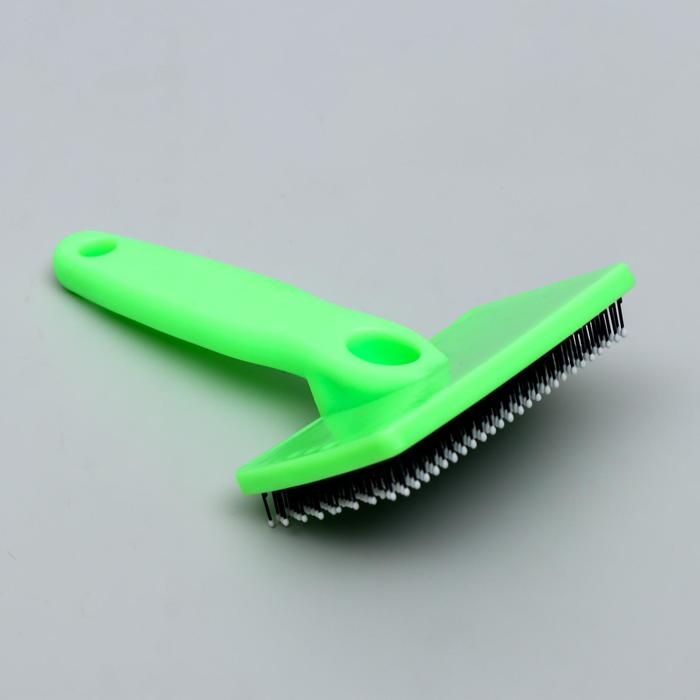 Пуходерка пластиковая мягкая с закругленными зубьями, средняя, 9 х 15,5 см, зелёная Пуходерка пластиковая мягкая с закругленными зубьями, средняя, 9 х 15,5 см, зелёная