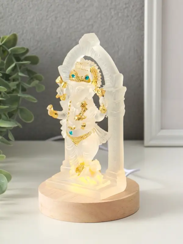 Сувенир полистоун свет "Ганеша в арке" прозрачный 10х10х18,5 см