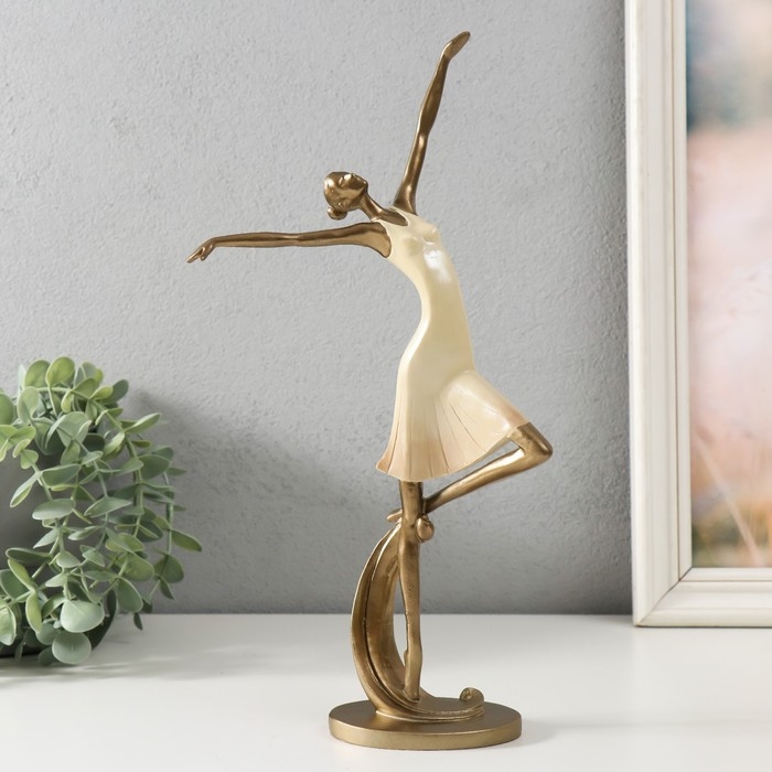 Сувенир полистоун Сувенир полистоун "Полёт" песочная с бронзой 17,5х6х33 см