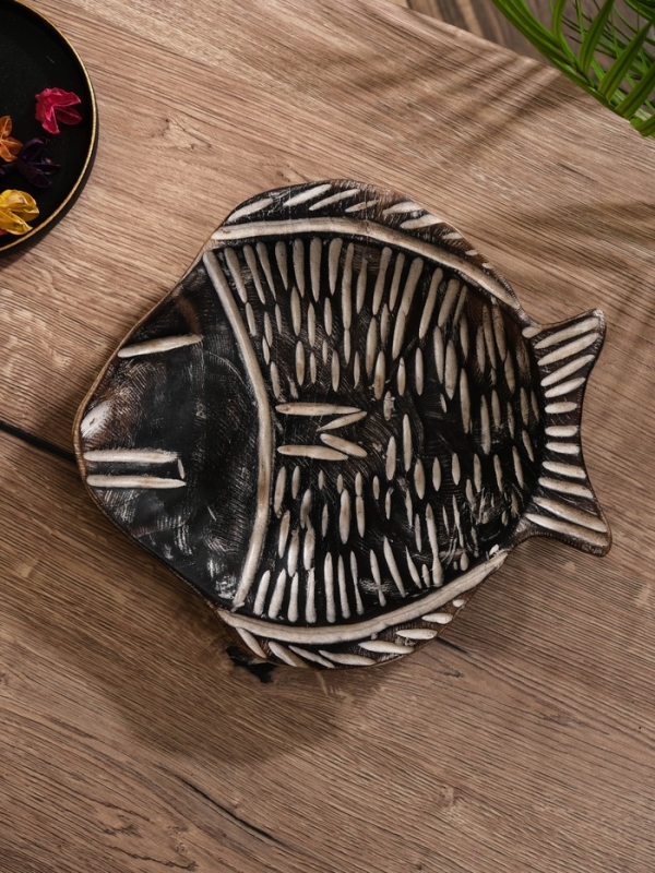 Тарелка Тарелка "Рыба" дерево Джати, 28х26х5 см, цв. тёмно-коричневый