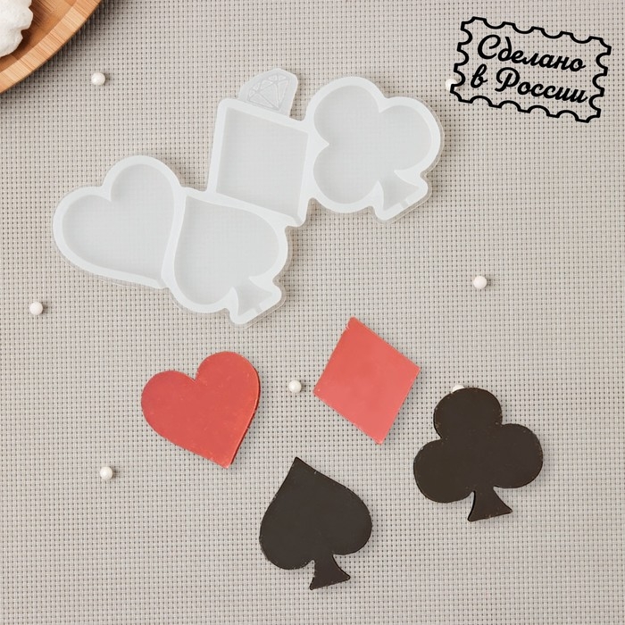 Силиконовый молд для леденцов и шоколада «Масти», цвет прозрачный Силиконовый молд для леденцов и шоколада «Масти», цвет прозрачный