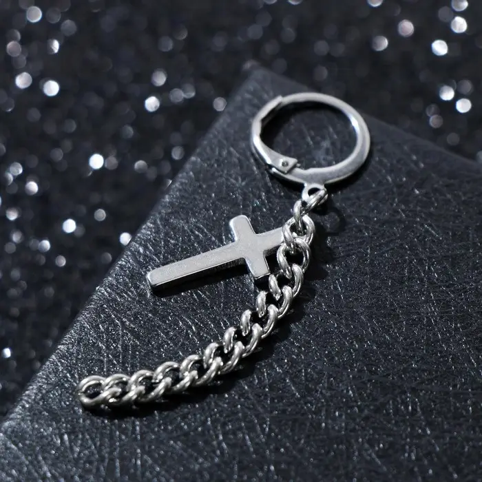 Пирсинг в ухо «Крест» с цепочкой, d=9 мм, цвет серебро Пирсинг в ухо «Крест» с цепочкой, d=9 мм, цвет серебро