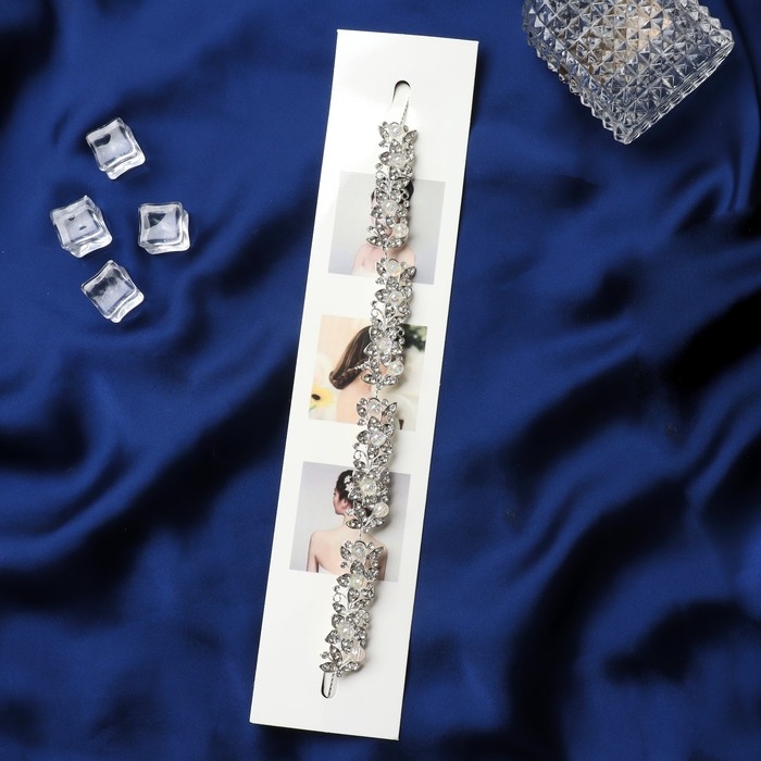 Аксессуар для волос "Берта" (с невидимками) хрупкие цветы, 23,5 см, серебристо-белый