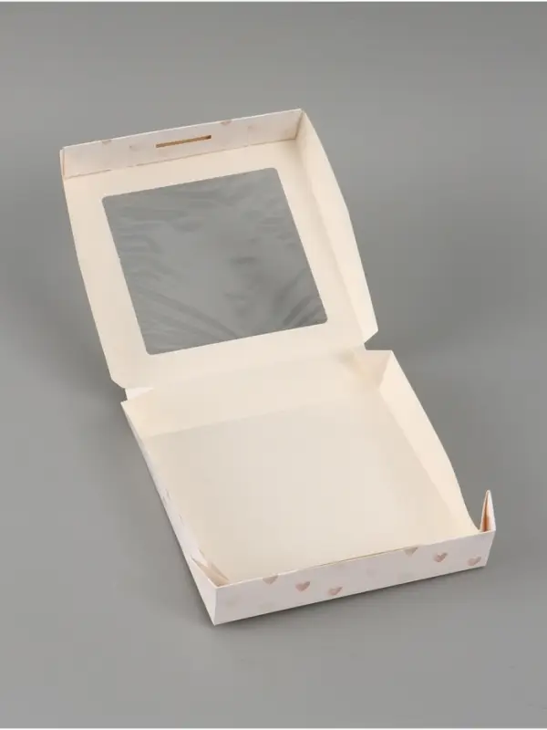 Коробка подарочная складная &laquo;Сердце&raquo;, 20&times;20&times;4 см, с окном