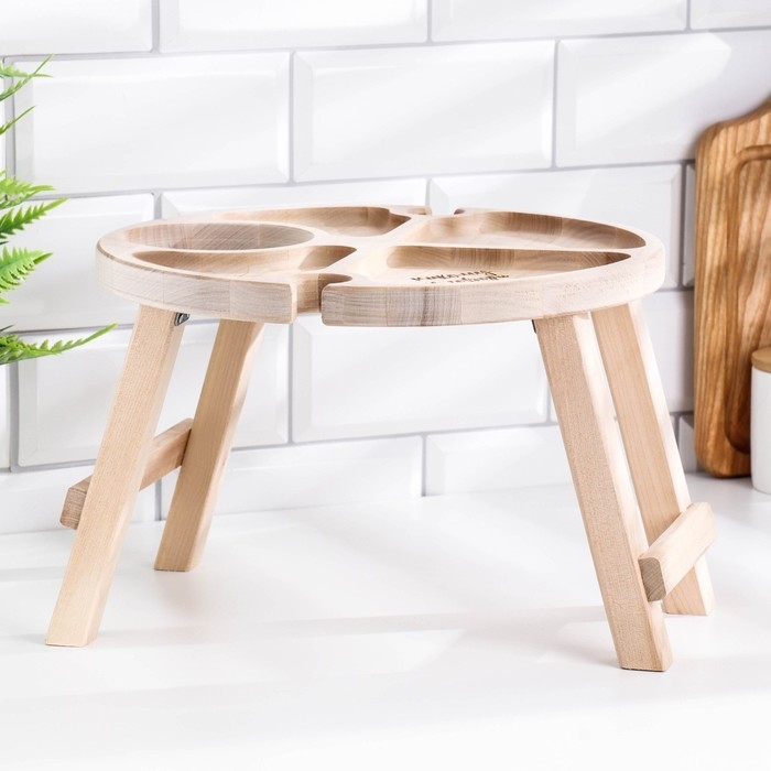 Столик - поднос с менажницей и складными ножками  Столик - поднос с менажницей и складными ножками "Никому не говори" D=30х2 см, береза