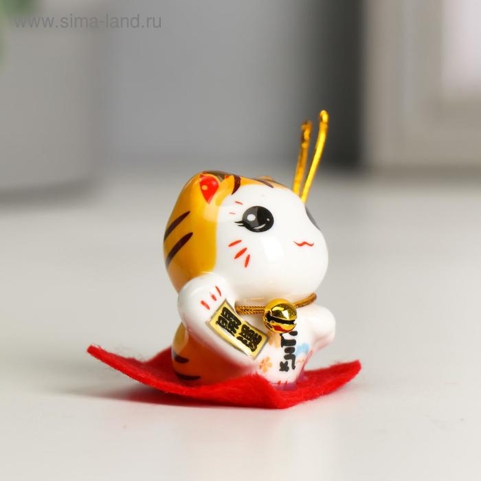 Сувенир керамика Сувенир керамика "Манэки-нэко малыш на коврике" МИКС 4х4,4х2,5 см
