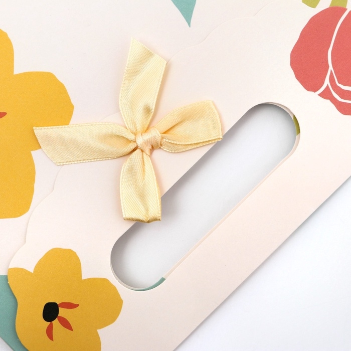 Подарочная коробка-пакет, упаковка с вырубной ручкой, Подарочная коробка-пакет, упаковка с вырубной ручкой, "Цветочки" , 19 х 9 х 27 см