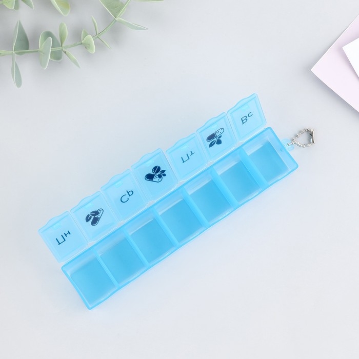 Таблетница на неделю с цепочкой, 7 секций, русские буквы, синяя, 15 х 3 х 2 см. Таблетница на неделю с цепочкой, 7 секций, русские буквы, синяя, 15 х 3 х 2 см.