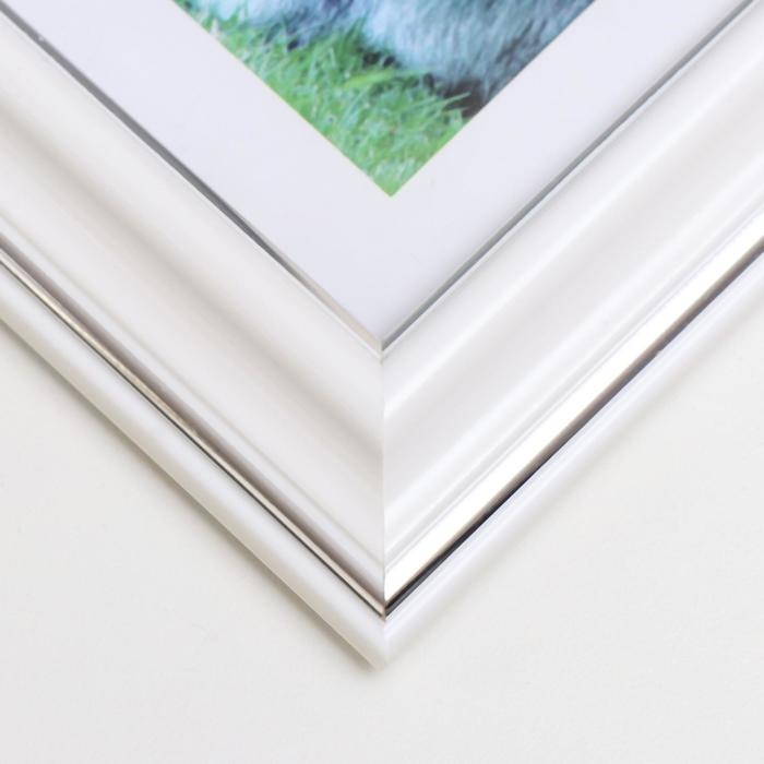 Фоторамка 10х15 281S белая с серебром (пластиковый экран) Фоторамка 10х15 281S белая с серебром (пластиковый экран)