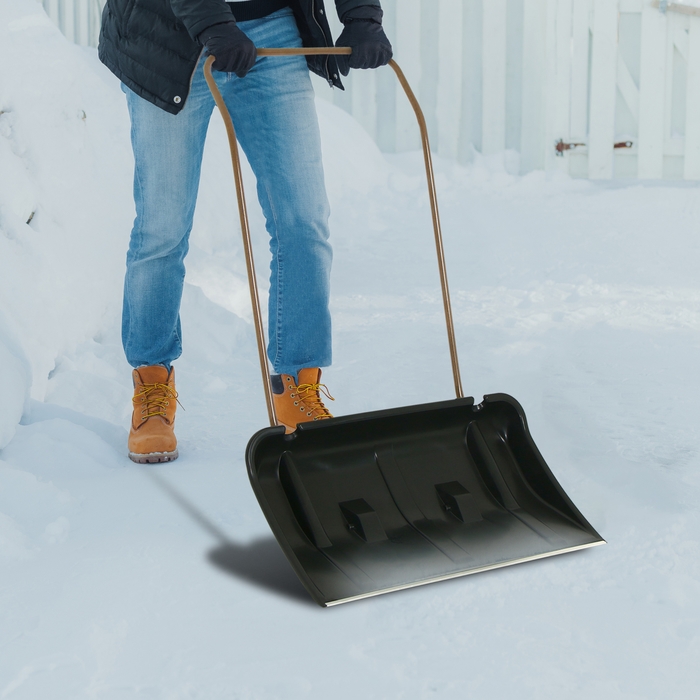 Движок пластиковый, на колёсах, размер ковша 43 × 75 см, металлическая планка, с быстросъёмной ручкой, чёрный Движок пластиковый, на колёсах, размер ковша 43 × 75 см, металлическая планка, с быстросъёмной ручкой, чёрный