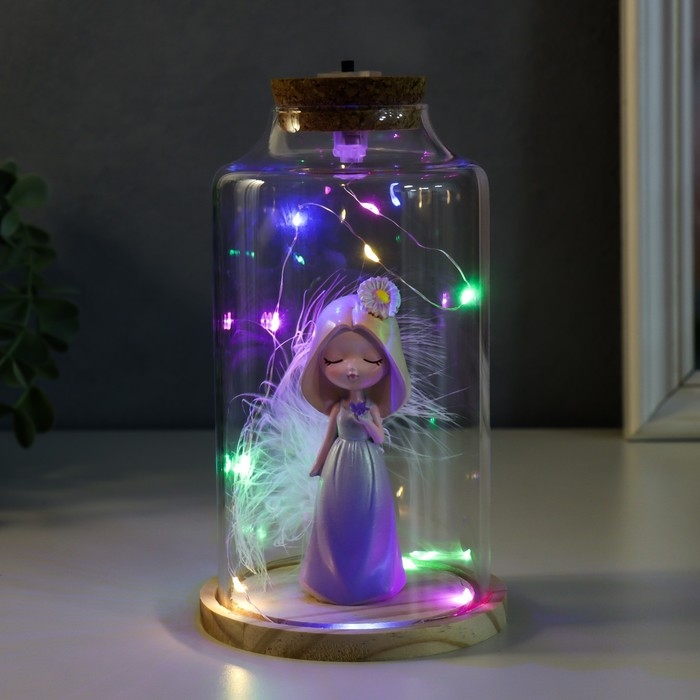 Сувенир полистоун световой  Сувенир полистоун световой "Девочка в капюшоне с цветком и пером" 10х10х17,5 см