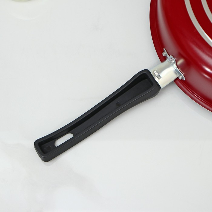 Сотейник &laquo;Эксперт&raquo;, 3,5 л, d=26 см, пластиковая ручка, стеклянная крышка, антипригарное покрытие, цвет бордовый