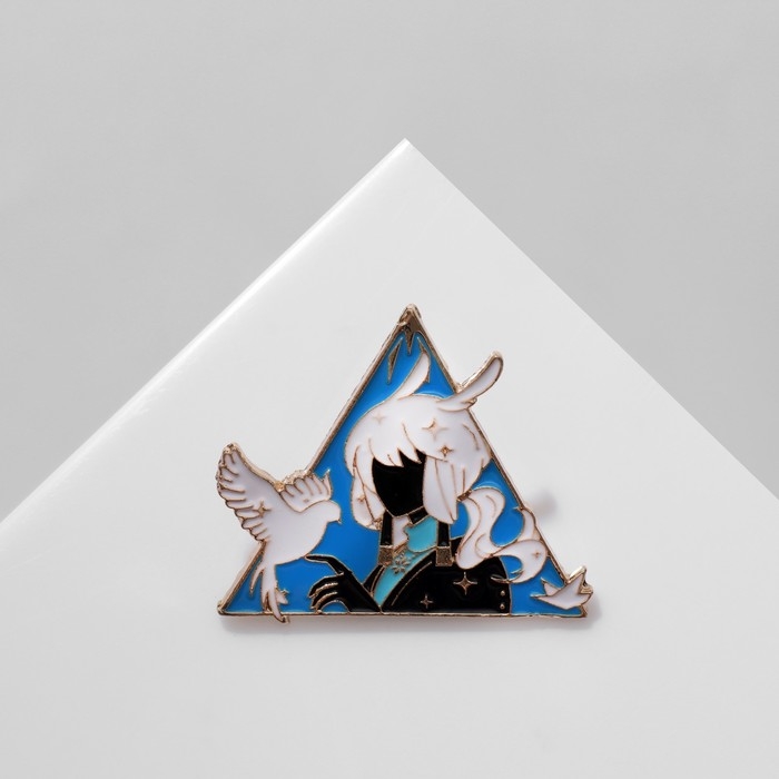 Значок «Япония» девушка с птицей, цветной в золоте Значок «Япония» девушка с птицей, цветной в золоте