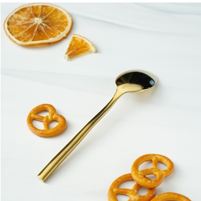 Ложка чайная из нержавеющей стали Magistro Kolos, длина 14 см, цвет золотой Ложка чайная из нержавеющей стали Magistro Kolos, длина 14 см, цвет золотой