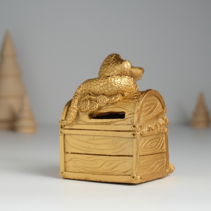 Копилка полистоун Копилка полистоун "Змея удачи с сундуком" 8х8х9,5 см