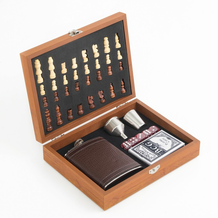Набор 6 в 1: фляжка 8 oz, рюмка, воронка, кубики 5 шт, карты, шахматы, 18 х 24 см , микс