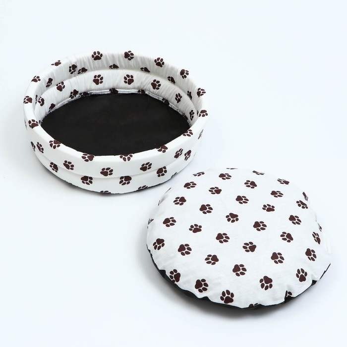 Лежанка Lowcost круглая, поплин, 40 х 40 х 12 см, белая с лапками Лежанка Lowcost круглая, поплин, 40 х 40 х 12 см, белая с лапками