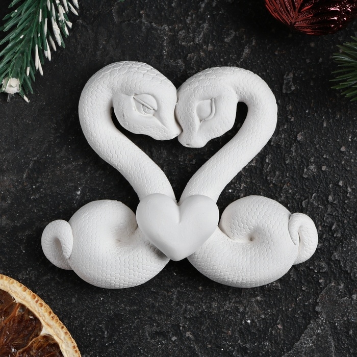 Новый год. Символ 2025. Фигура для раскраски с подвесом  Новый год. Символ 2025. Фигура для раскраски с подвесом "Пара змей" 9,5 х 8 х 2,5 см