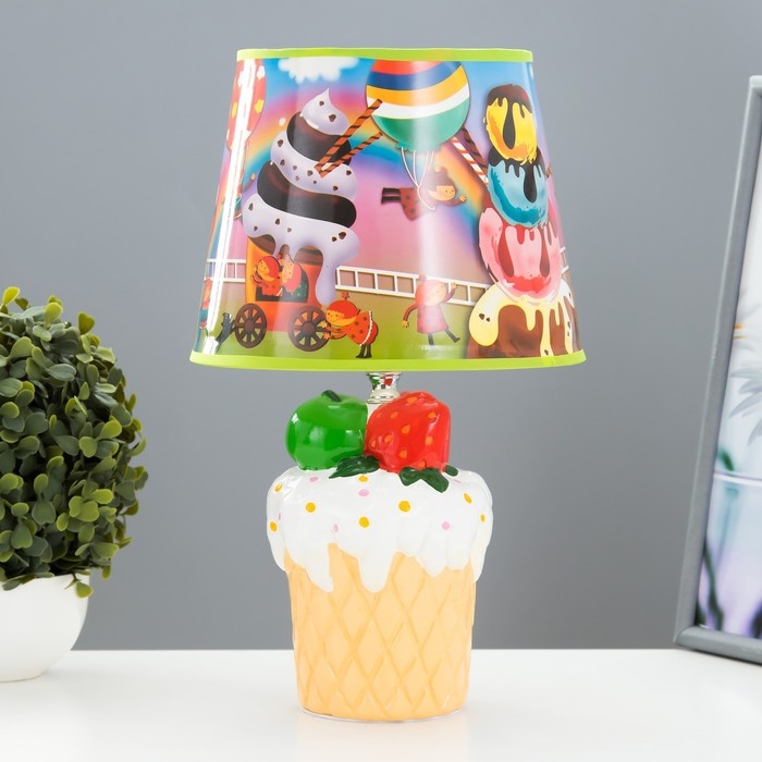 Настольная лампа  Настольная лампа "Пирожное" Е14 40Вт МИКС 20х20х32,5 см RISALUX