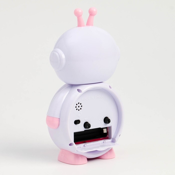 Часы - будильник настольные Часы - будильник настольные "Робот", дискретный ход, циферблат d-7.5 см, 17 х 11 см, АА