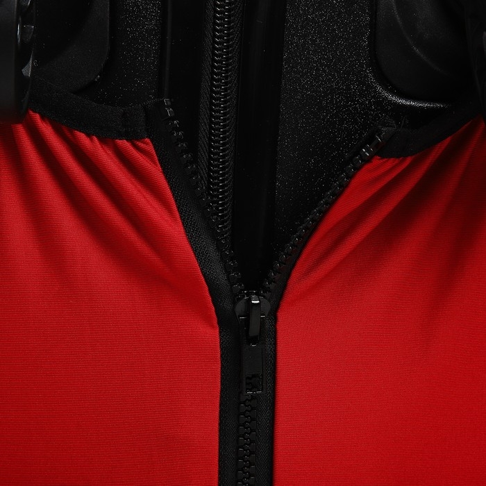 Чехол на чемодан 20", цвет красный