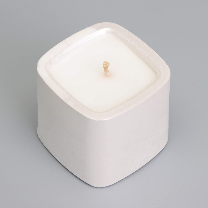 Свеча  Свеча "Квадрат. Мрамор" в подсвечнике из гипса малый,5х4,5 см,белый перламутр