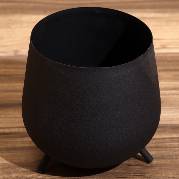 Кашпо на ножках  Кашпо на ножках "Монро" металл (набор 2 шт), диаметр 21 и 18 см