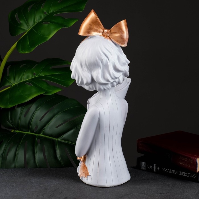 Ваза-подставка к бижутерии Ваза-подставка к бижутерии "Девушка с букетом" белая с золотом, 0,02 л