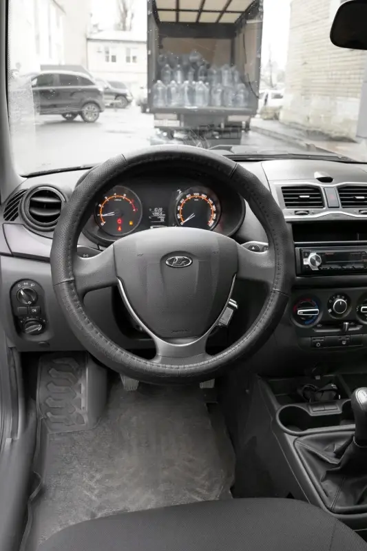 Оплетка на руль (нат. кожа) AVS GL-940M-B (размер M, черный) - Серия "Classic"