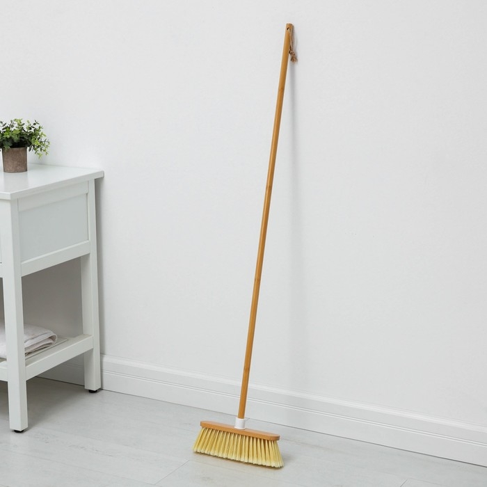 Щётка для пола Raccoon Meli, бамбук, 28×128 см, ворс 7 см Щётка для пола Raccoon Meli, бамбук, 28×128 см, ворс 7 см