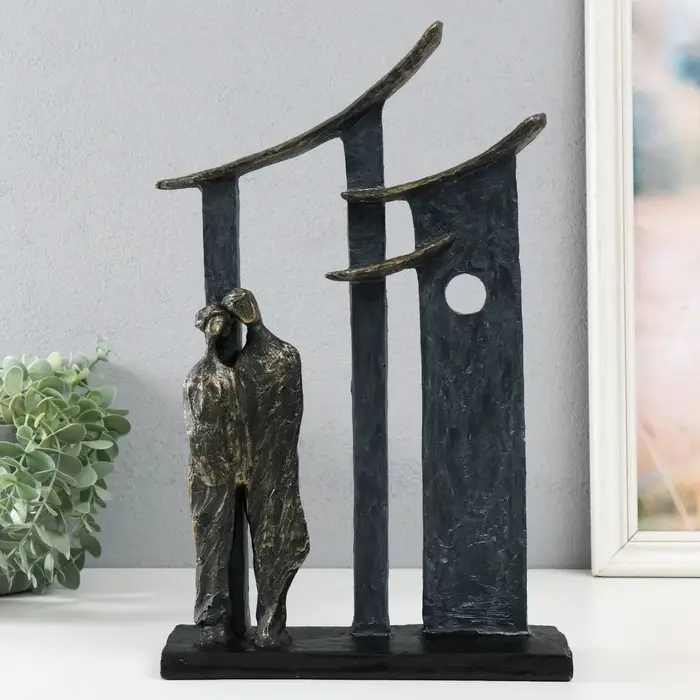Фигурка полистоун &laquo;Двое в городе&raquo;, под металл, 24&times;7.7&times;37.4 см