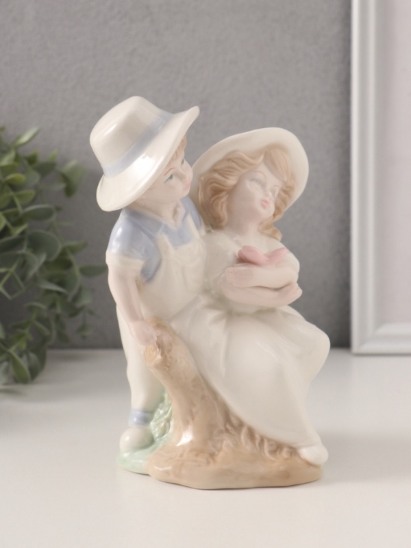 Сувенир керамика  Сувенир керамика "Детишки у дерева" 9х10х16,5 см