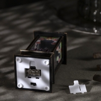 Светодиодная фигура «Камин с носками» 5.5 × 13 × 5.5 см, пластик, батарейки AG13х3 (в комплекте), свечение тёплое белое