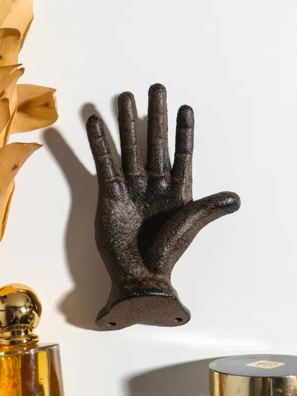 Крючки настенные &laquo;Рука - приветствие&raquo;, ключница декоративная, чугун, 11&times;7.2&times;8.5 см