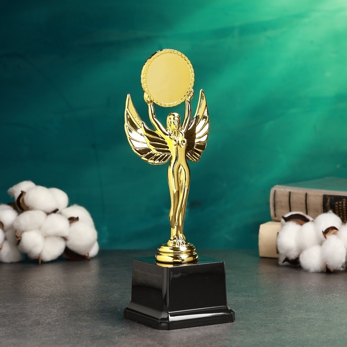 Стела  Стела "Ника" 8х8х22см