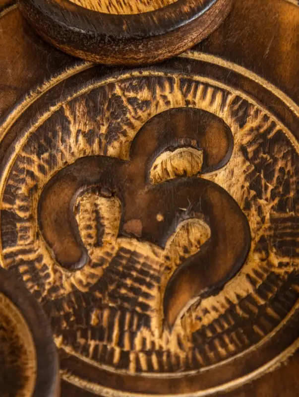 Подставка под благовония  Подставка под благовония "Ом" дерево 16,5 см