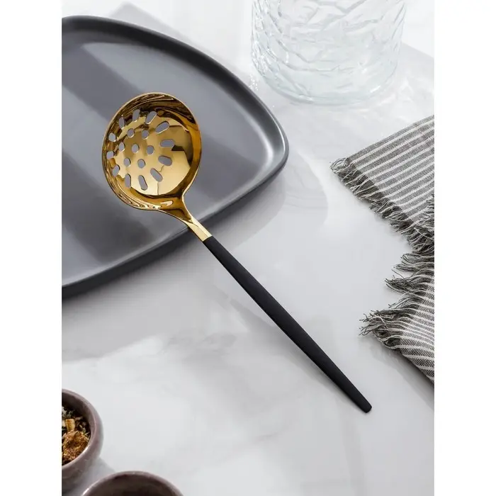 Шумовка из нержавеющей стали Magistro «Грэйс», h=24,5 см, цвет ручки чёрный, цвет головы золотой Шумовка из нержавеющей стали Magistro «Грэйс», h=24,5 см, цвет ручки чёрный, цвет головы золотой