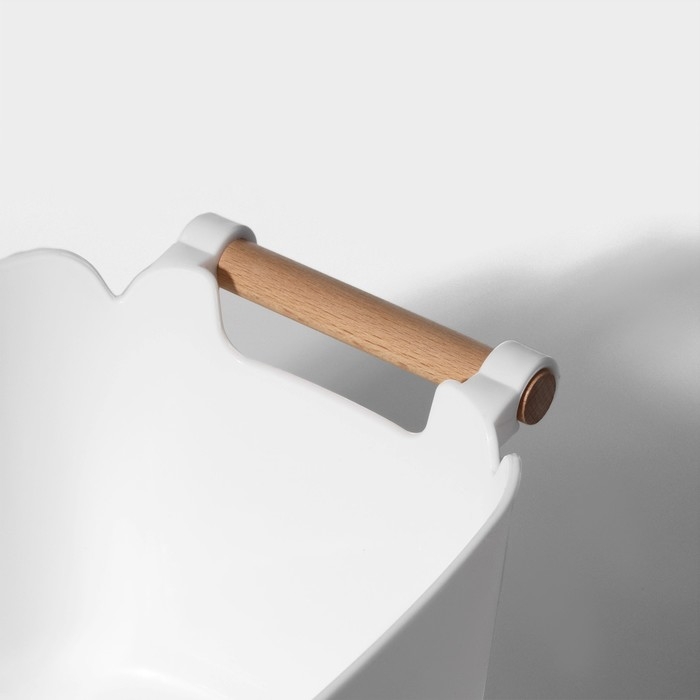 Контейнер для хранения с ручкой LaDо́m «Лаконичность», 33,5×18,5×14,5 см, цвет белый Контейнер для хранения с ручкой LaDо́m «Лаконичность», 33,5×18,5×14,5 см, цвет белый