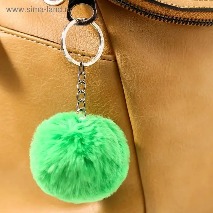 Пушистик на кольце Пушистик на кольце "Помпон " d=5 см МИКС