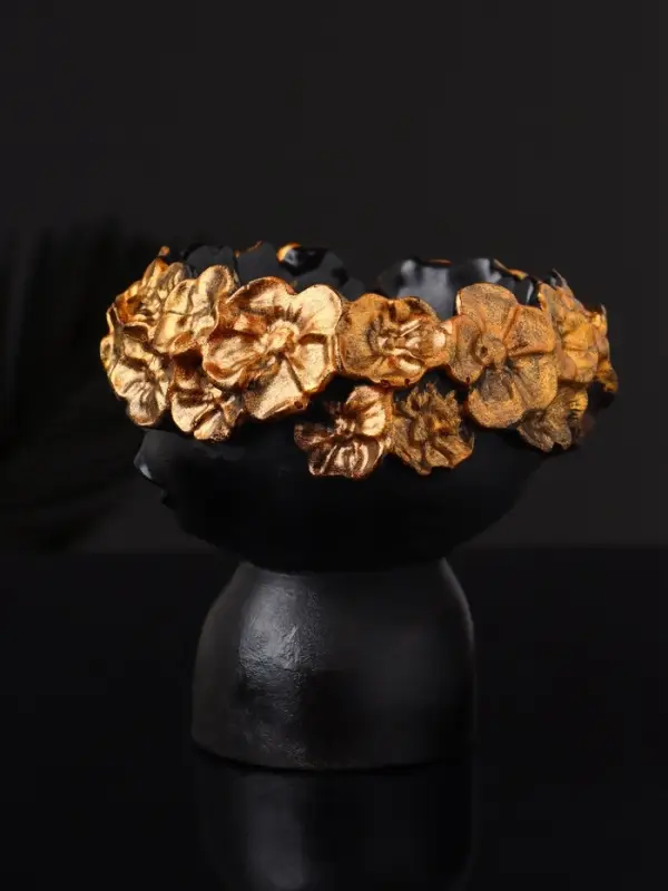 Подставка для мелочей Подставка для мелочей "Девочка в венке" 11х13х11 см, черный с бронзой