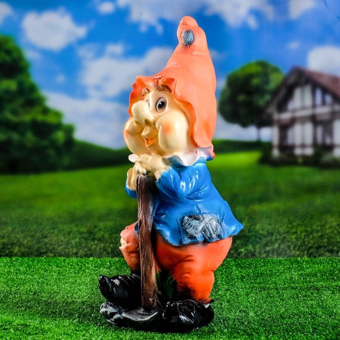 Садовая фигура  Садовая фигура "Гном с мотыгой" 48см