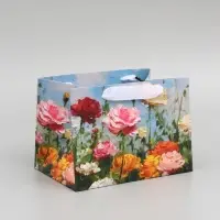 Пакет подарочный с широким дном &laquo;Цветы&raquo; 20 &times; 14 &times; 13,2 см