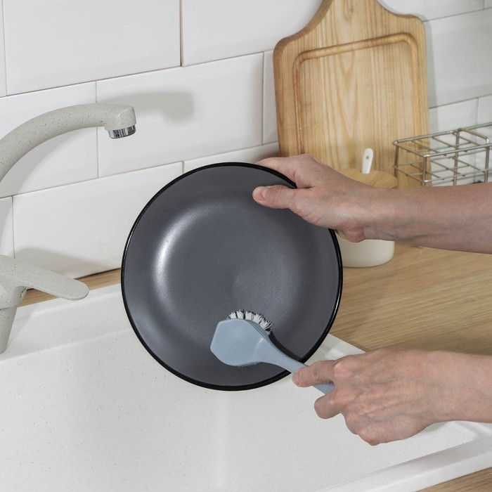 Щётка для посуды с прямой ручкой Etna, серая Щётка для посуды с прямой ручкой Etna, серая