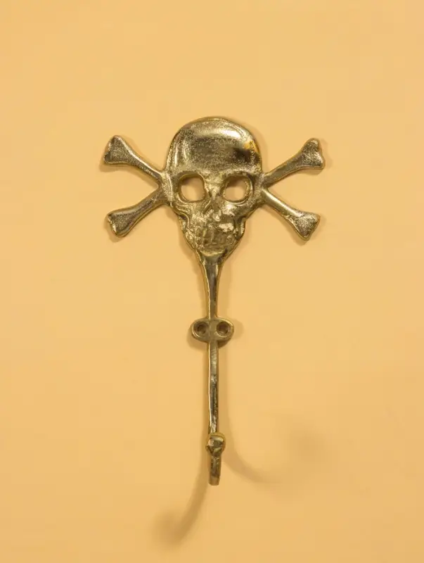 Крючок настенный «Весёлый Роджер», 22×13.5×5.5 см, алюминий, золото Крючок настенный «Весёлый Роджер», 22×13.5×5.5 см, алюминий, золото