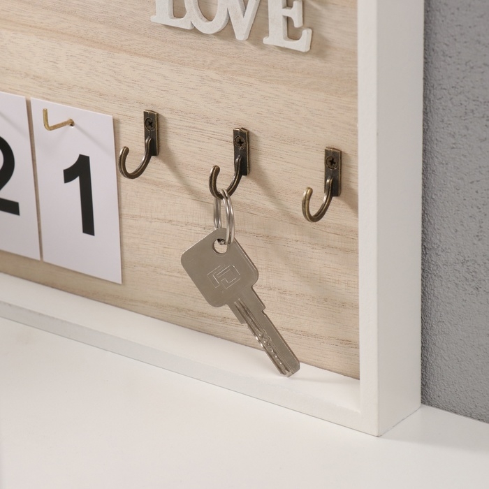 Крючки декоративные дерево с календарём Крючки декоративные дерево с календарём "Сердце с бантом" 30х20 см